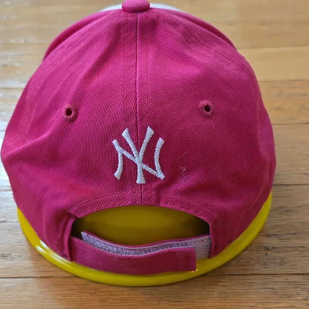 NY Yankees Baseeball Cap For Youth - Picture 4 of 9